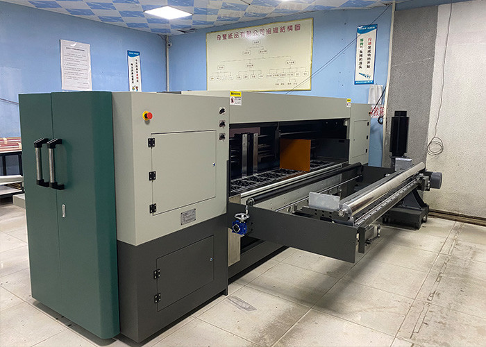 180*360dpi 15KW 4mm Distance Corrugated Board Printer